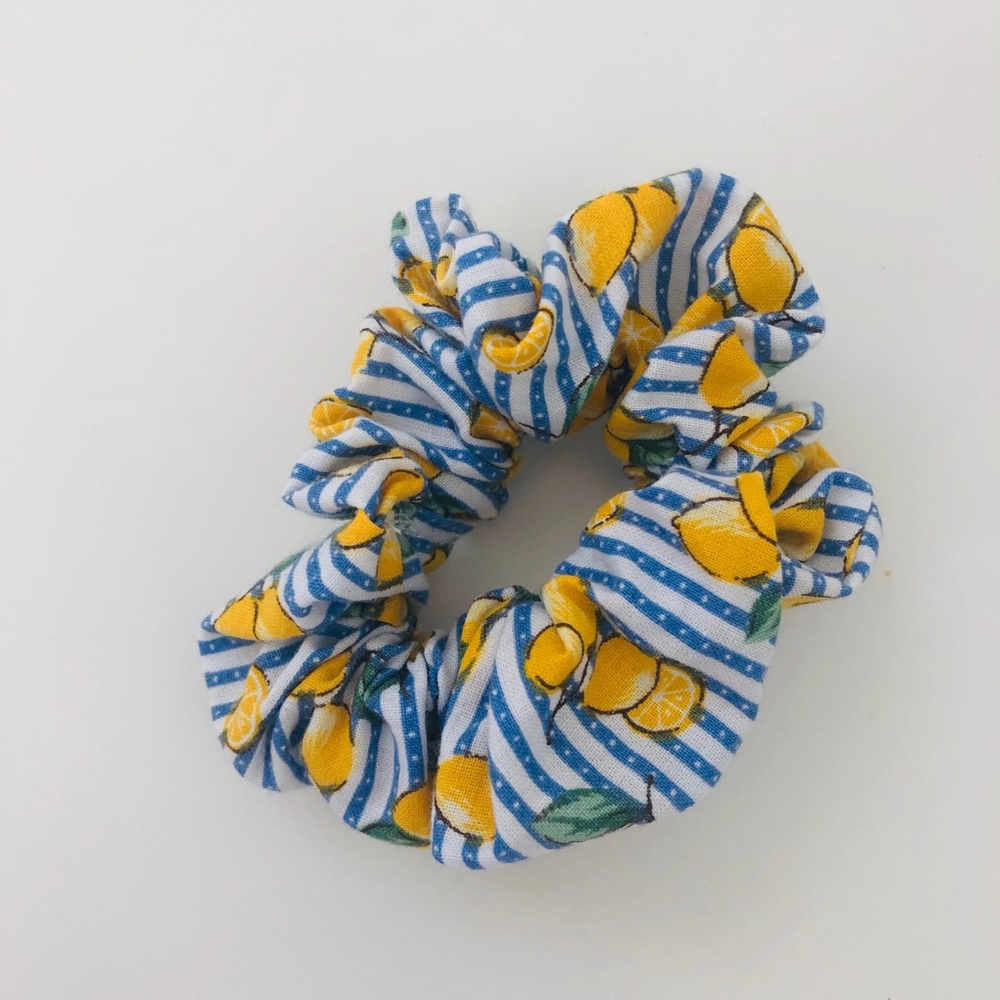 Lemon scrunchy